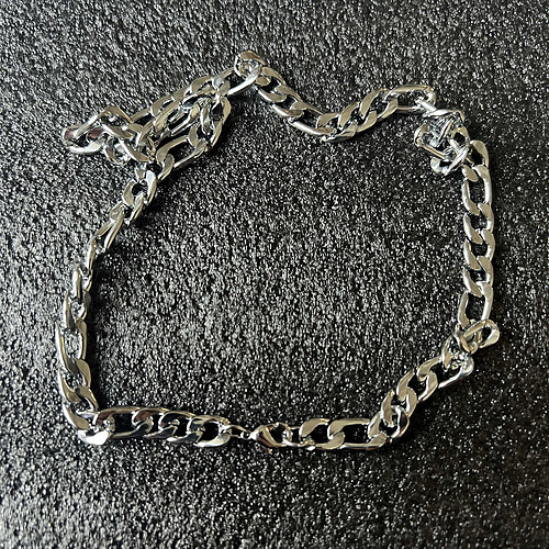 Silver O-shaped chain 