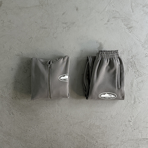 410¥ island puff print zip set-grey 