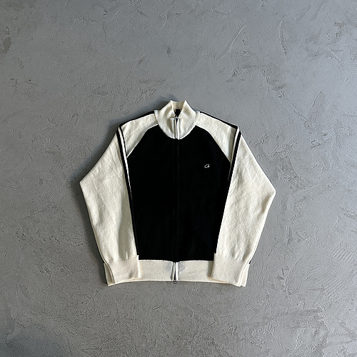 238¥ Knit zip up fleece-black and white 