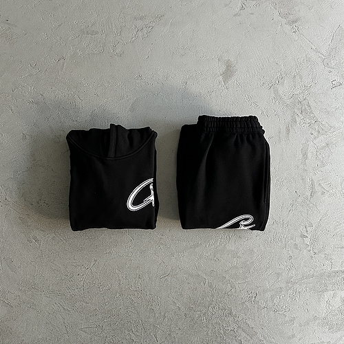 430¥ satin C-star applique suit-black 