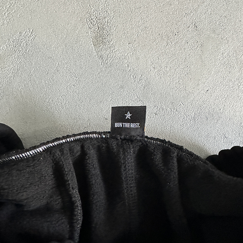 430¥ satin C-star applique suit-black | Yupoo - Image 33