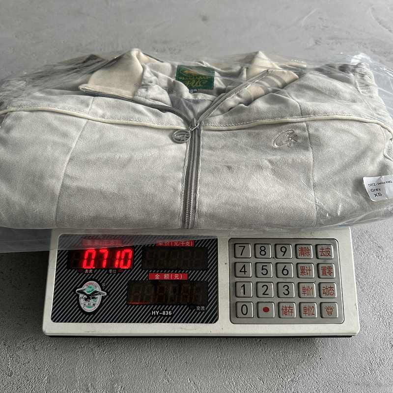 390¥ velour amg set -grey | Yupoo - Image 5