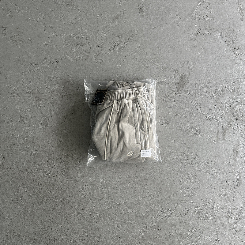 390¥ velour amg set -grey | Yupoo - Image 9