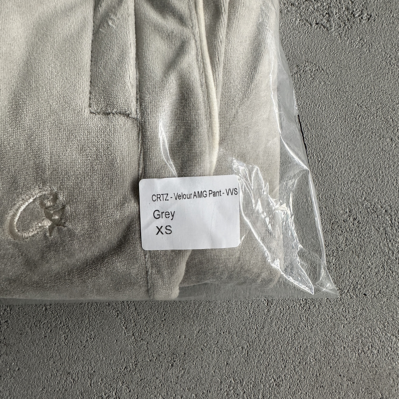390¥ velour amg set -grey | Yupoo - Image 10