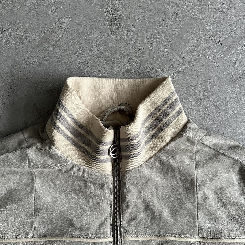 390¥ velour amg set -grey | Yupoo - Image 12