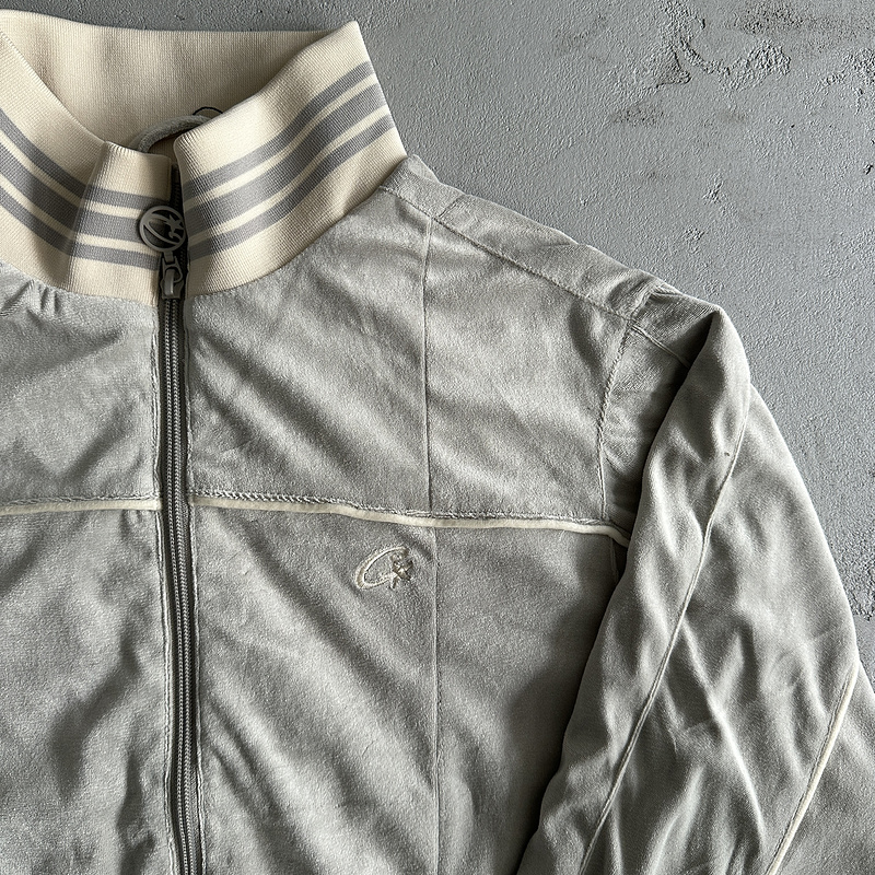 390¥ velour amg set -grey | Yupoo - Image 15