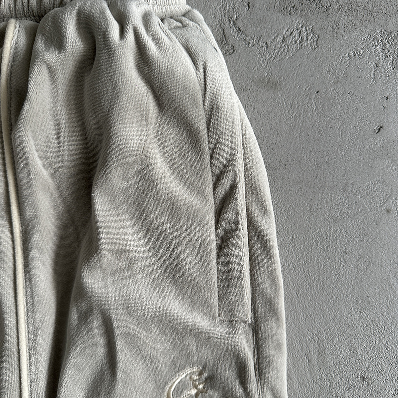 390¥ velour amg set -grey | Yupoo - Image 30