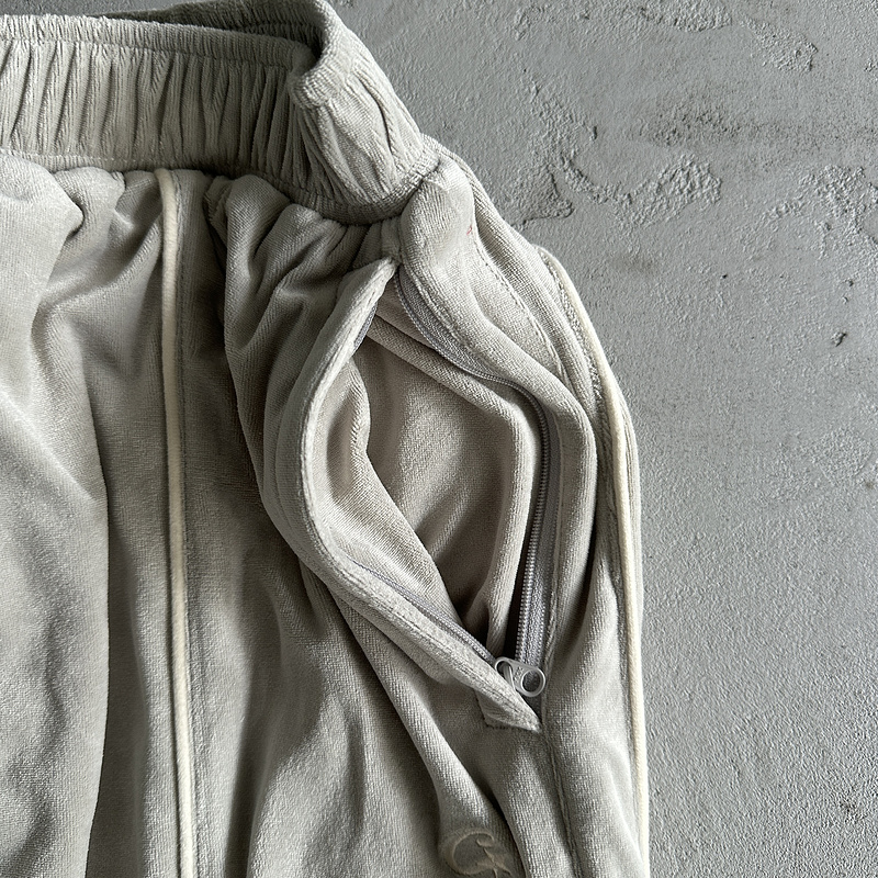 390¥ velour amg set -grey | Yupoo - Image 32