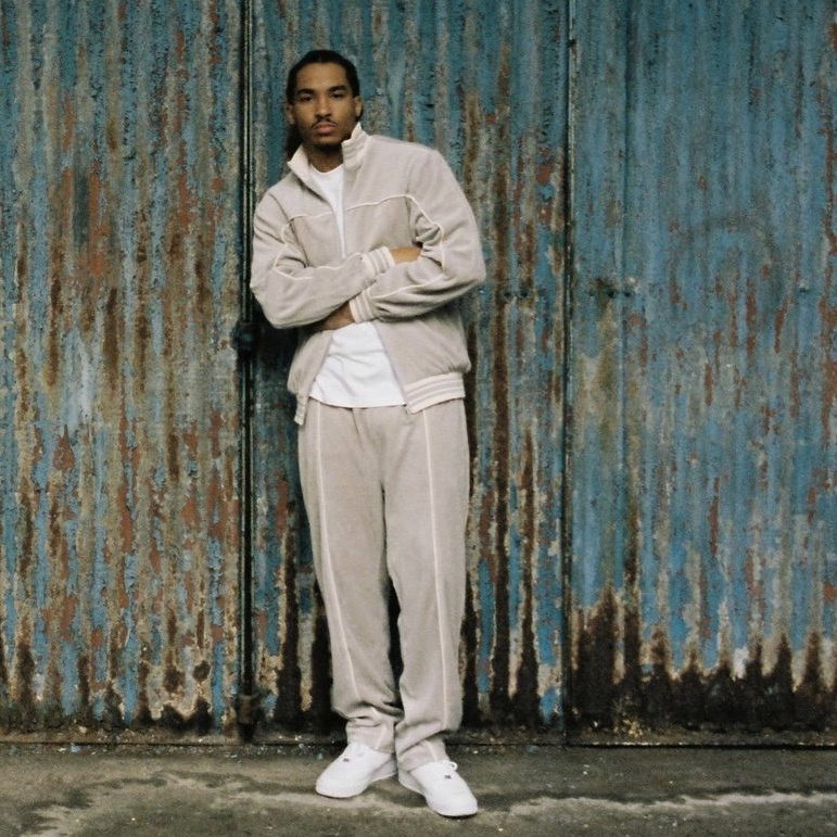 390¥ velour amg set -grey | Yupoo - Image 43