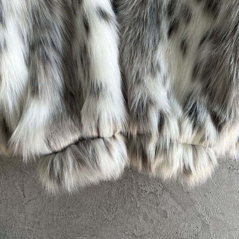 420¥ faux fur hooded jacket | Yupoo - Image 11