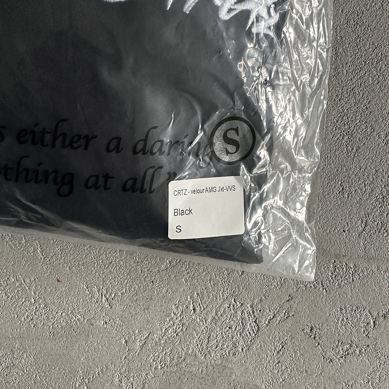 390¥ Velor track set – black | Yupoo - Image 8