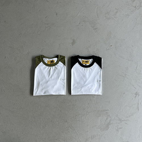 99¥ Contrast color shoulder long sleeve tee 