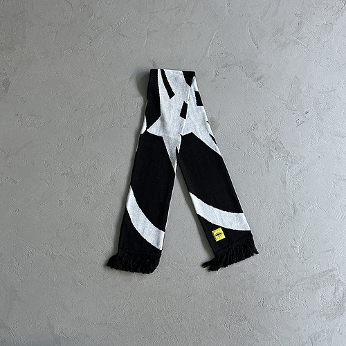 75¥ Black and White Scarf-wraps 