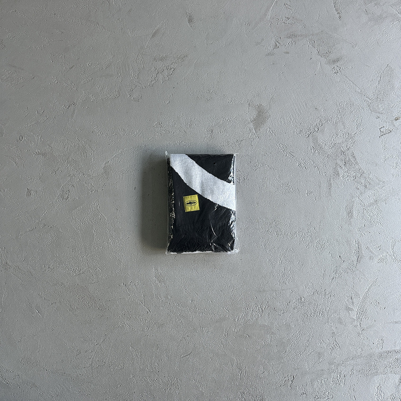 75¥ Black and White Scarf-wraps | Yupoo - Image 3