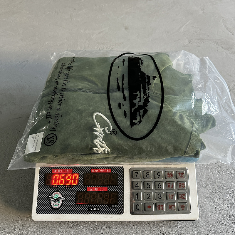 390¥ Velor track set – Green | Yupoo - Image 4