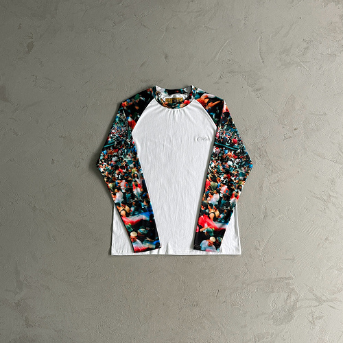 99¥  Crowd printed long sleeve tee 