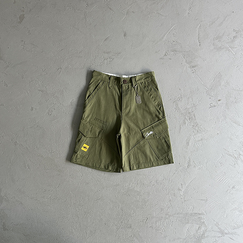 185¥Slant pocket green shorts 
