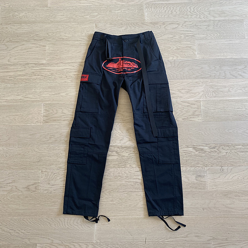 280¥  Corteiz black n with red logo cargos 