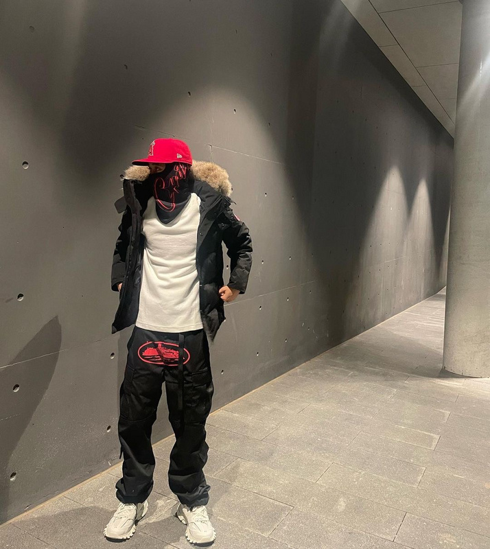 280¥  Corteiz black n with red logo cargos | Yupoo - Image 21