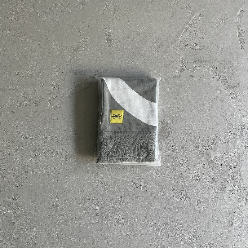 75¥ Grey and White Scarf-wraps | Yupoo - Image 3