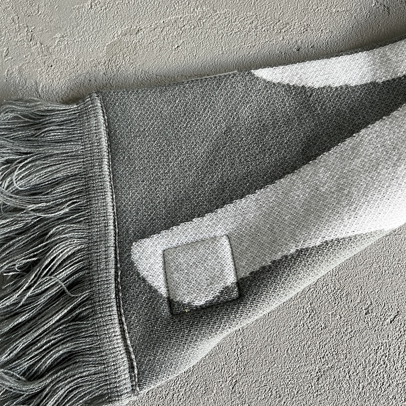 75¥ Grey and White Scarf-wraps | Yupoo - Image 7