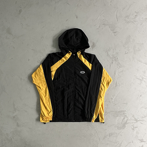 280¥ Yellow and black jacket 