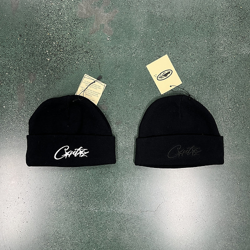 59¥ Demon Embroidered Beanie 