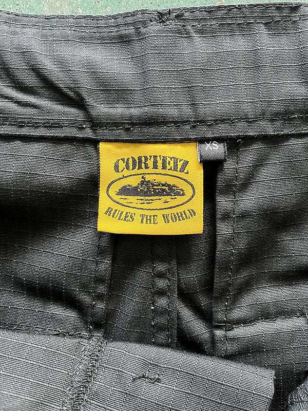 195¥ OG Triple Black Cargo Shorts | Yupoo - Image 8