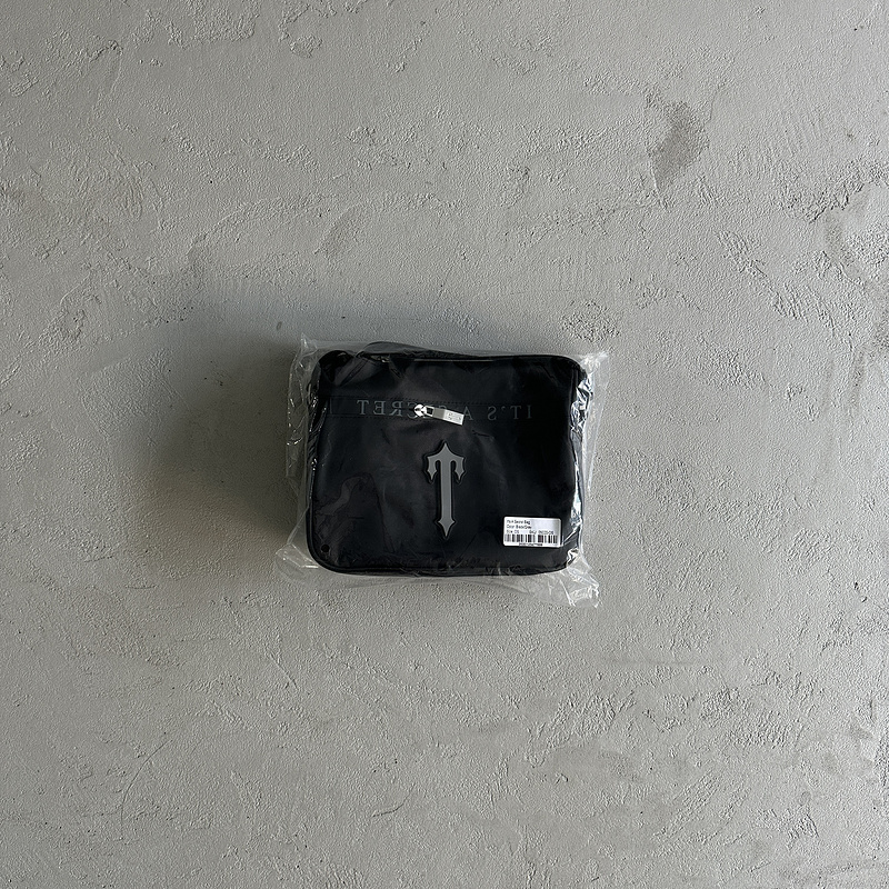 83¥ it's a secret bag-black/grey | Yupoo - Image 3