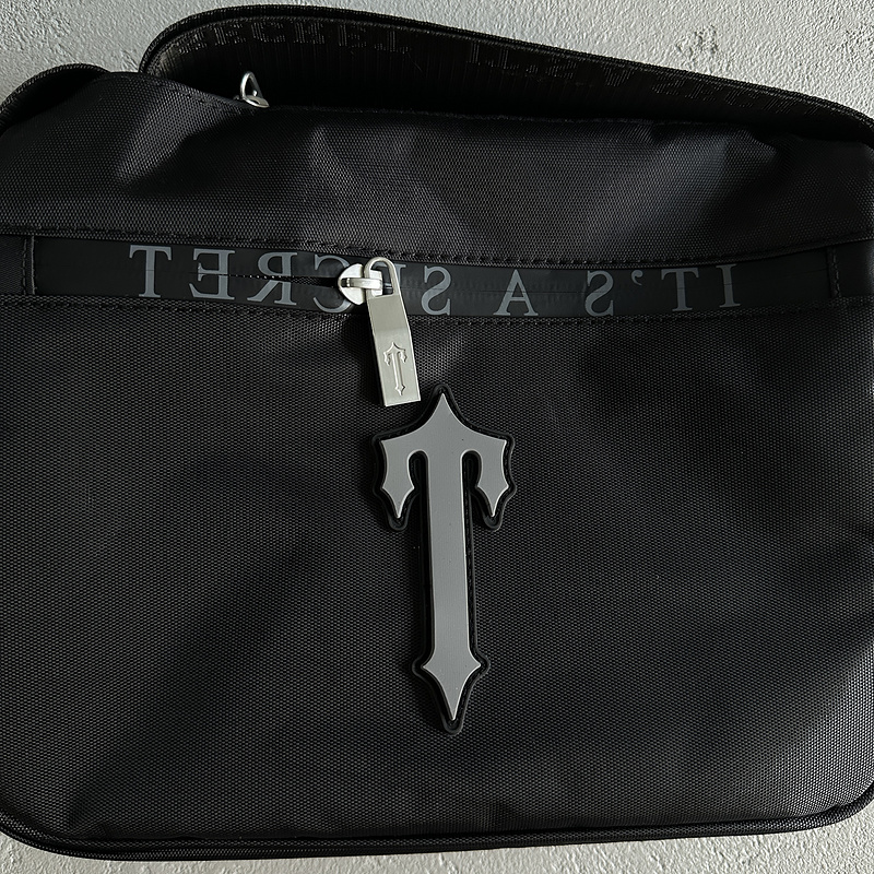 83¥ it's a secret bag-black/grey | Yupoo - Image 6