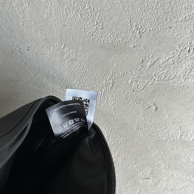 83¥ it's a secret bag-black/grey | Yupoo - Image 15