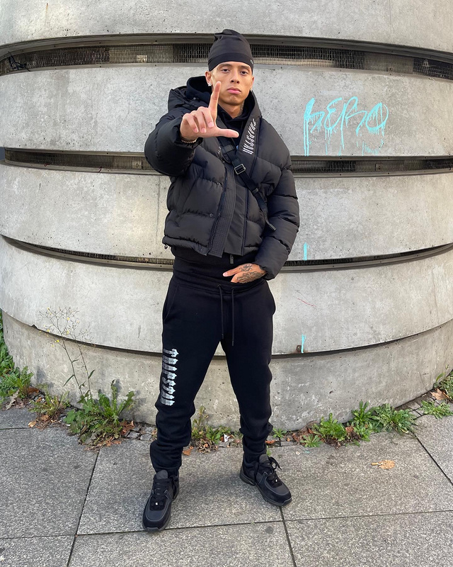 266¥ CHENILLE DECODED 2.0 HOODED TRACKSUIT | Yupoo - Image 47