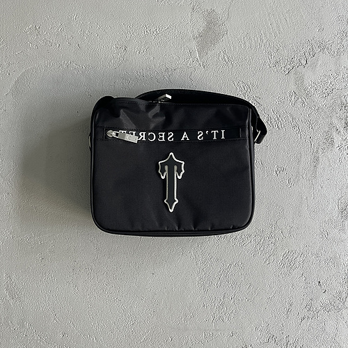 90¥ A SecretT bag-black/white