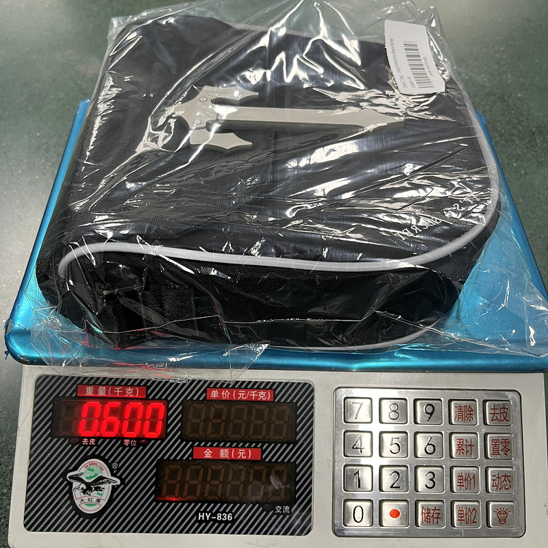 90¥ COBRA T BAG - BLACK / REFLECTIVE | Yupoo - Image 2