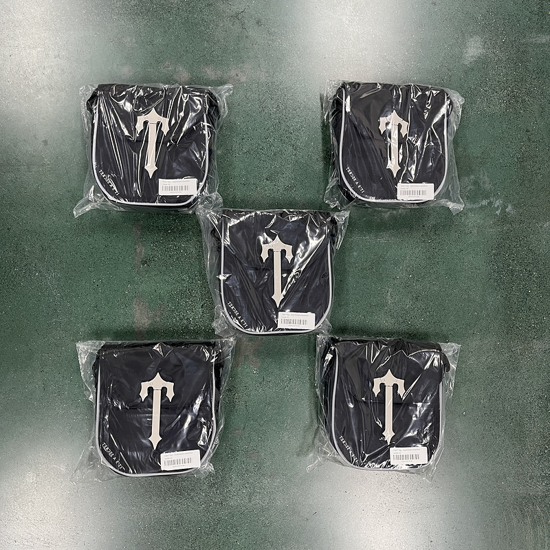 90¥ COBRA T BAG - BLACK / REFLECTIVE | Yupoo - Image 3
