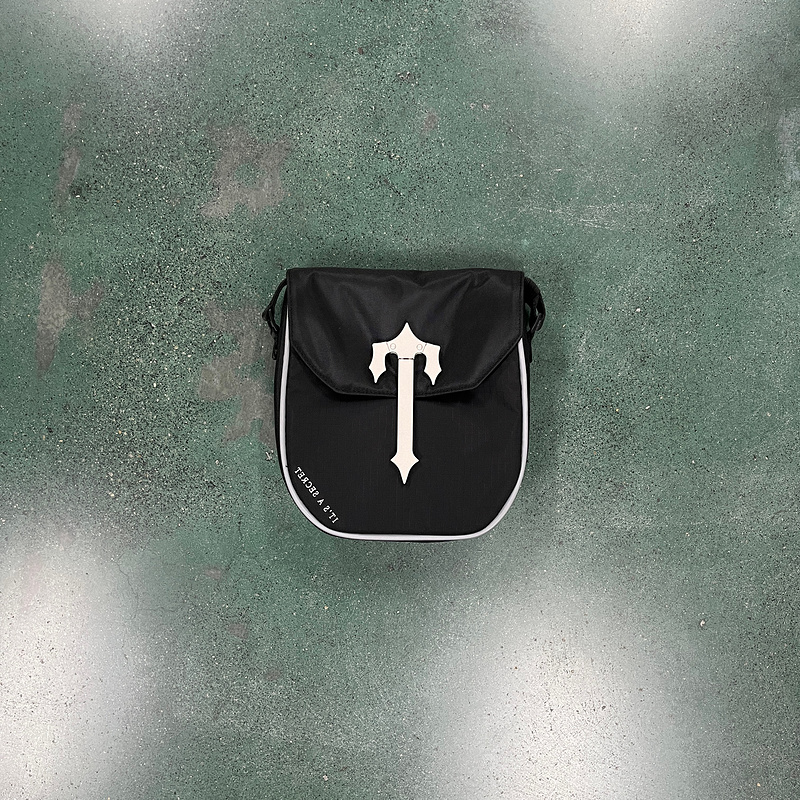 90¥ COBRA T BAG - BLACK / REFLECTIVE | Yupoo - Image 9