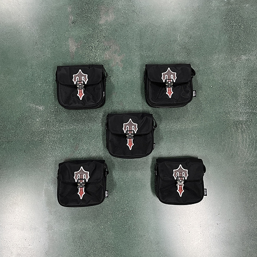 76¥MESSENGER BAG 1.0 - BLACK / RED GRADIENT 