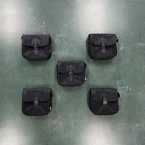 76¥ 1.0 bag - all black 