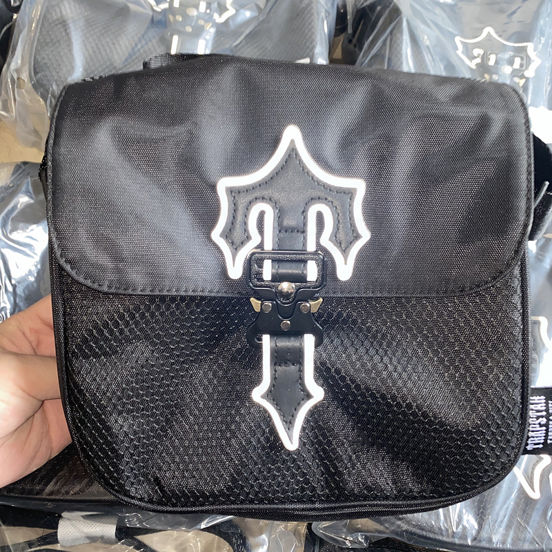 76¥ IRONGATE T CROSS-BODY BAG - BLACK/REFLECTIVE | Yupoo - Image 5