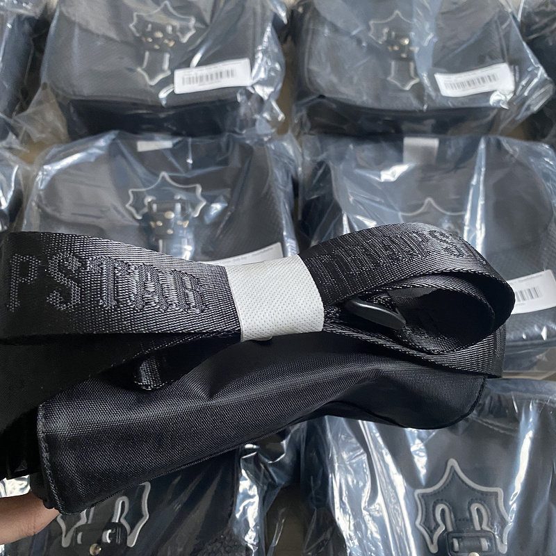 76¥ IRONGATE T CROSS-BODY BAG - BLACK/REFLECTIVE | Yupoo - Image 10