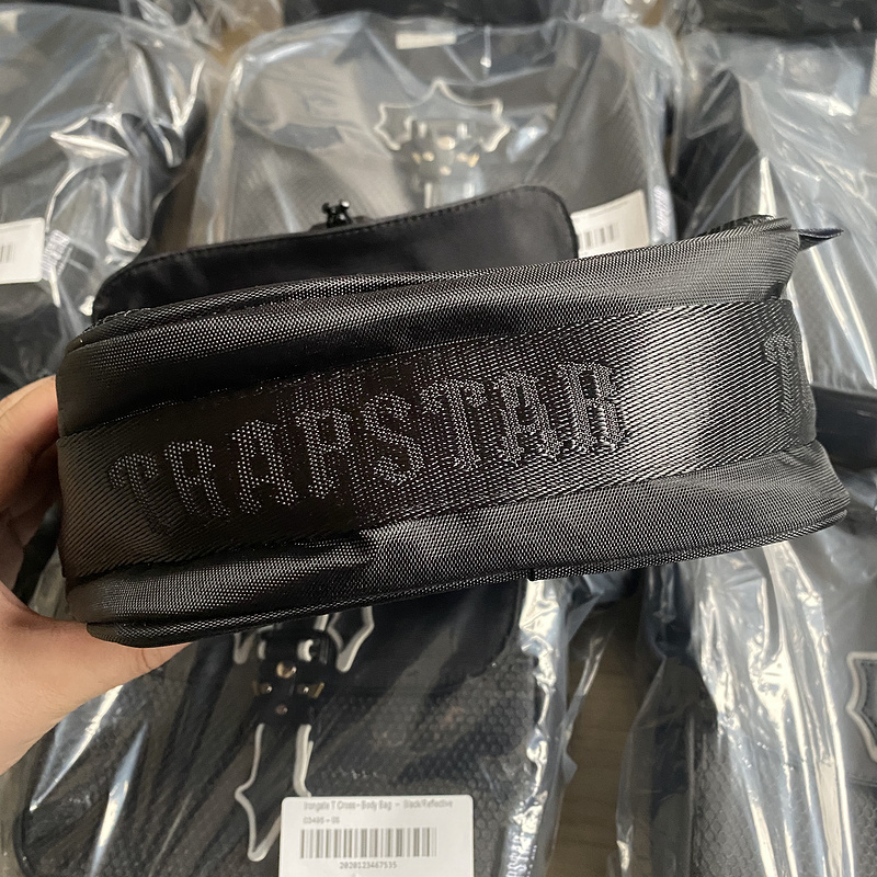 76¥ IRONGATE T CROSS-BODY BAG - BLACK/REFLECTIVE | Yupoo - Image 11