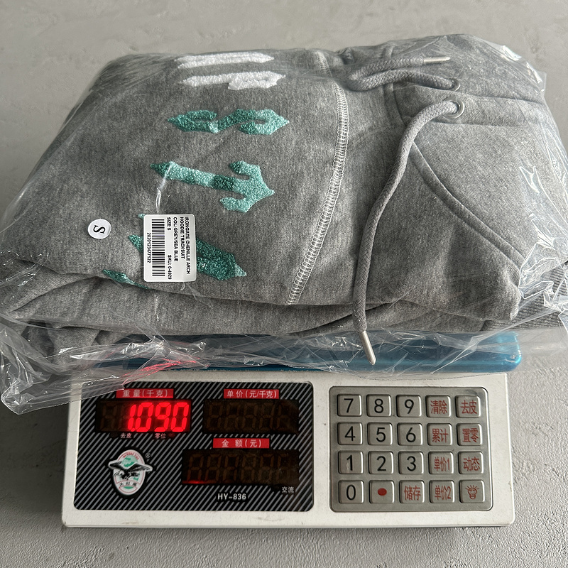 252¥ irongate chenille arch hoodie tracksuit  Grey/sea blue | Yupoo - Image 3