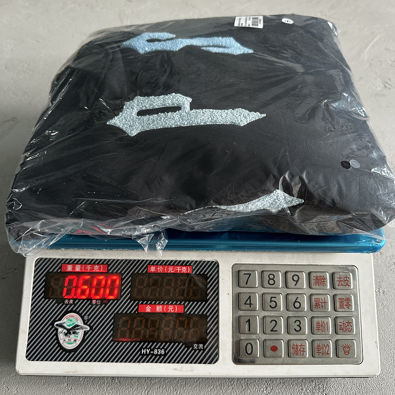 122¥ irongate aech chenille hoodie-black/gradient blue | Yupoo - Image 3