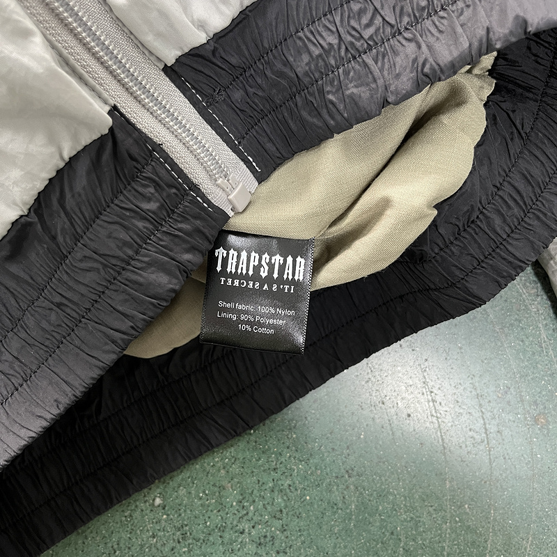 252¥ Irongate t shellsuit-cery/black crey | Yupoo - Image 17