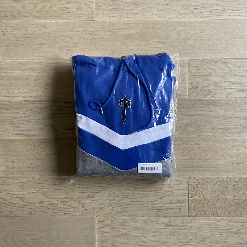 266¥ V-Stripe Hooded Tracksuit | Yupoo - Image 5