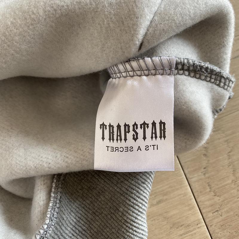 266¥ V-Stripe Hooded Tracksuit | Yupoo - Image 14