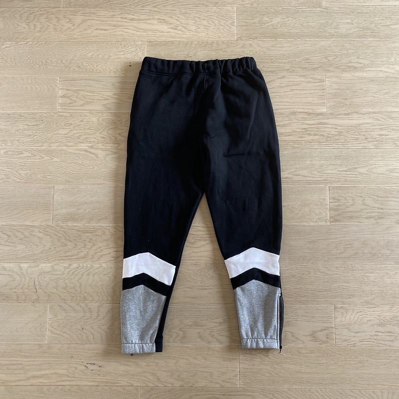 266¥ V-Stripe Hooded Tracksuit | Yupoo - Image 39