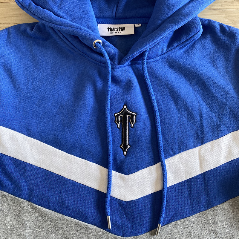 266¥ V-Stripe Hooded Tracksuit | Yupoo - Image 43