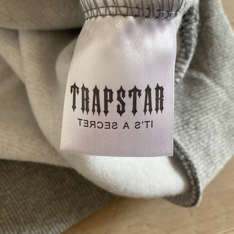 266¥ V-Stripe Hooded Tracksuit | Yupoo - Image 46