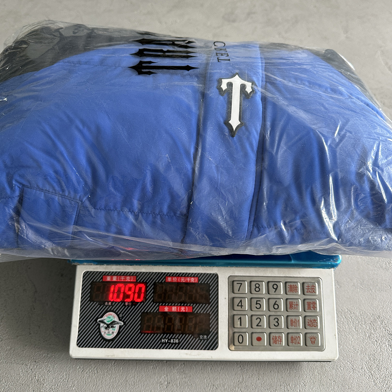 293¥ decoded arch puffer-black blue | Yupoo - Image 3